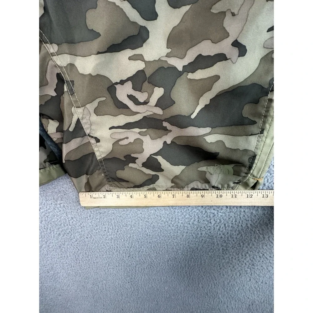 The North Face Classic V Board Shorts Mens 38x10 Camo Hybrid Swim Trunks Beach